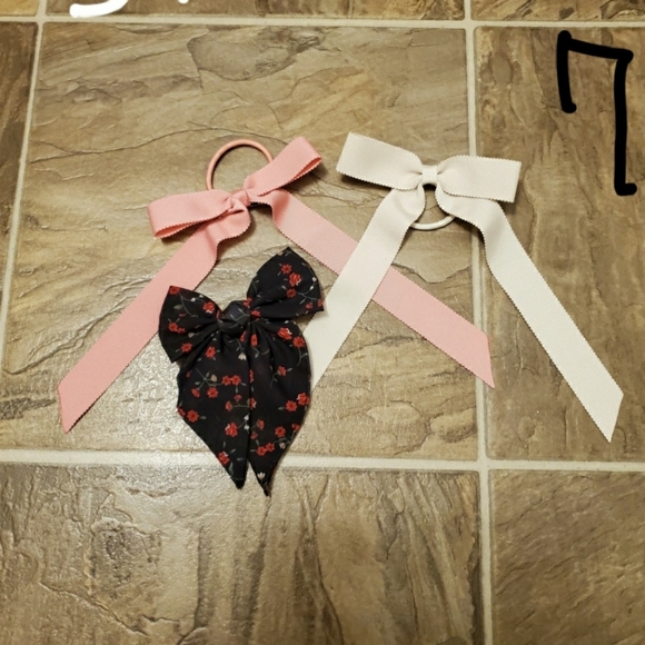 Various hair accessories - Picture 9 of 12